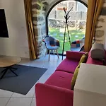 Le Moulin Des Puys بيت ضيافة