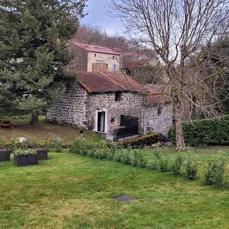 Le Moulin Des Puys Гостевой дом 3*