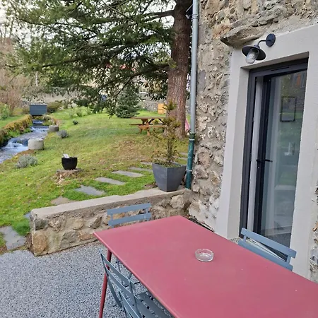 Le Moulin Des Puys Гостевой дом 3*