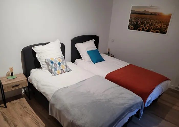 Le Moulin Des Puys Гостевой дом