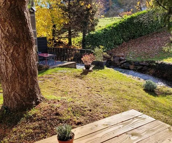 Le Moulin Des Puys Гостевой дом